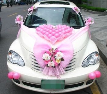 Правильно выбираем свадебные украшения на машину