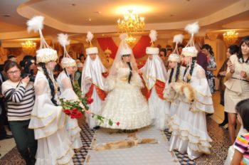 Как проводятся казахские свадьбы?