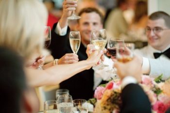 Как представить гостей на свадьбе в стихах
