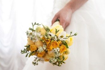 Свадебный букет невесты – желтые варианты для свадебной композиции