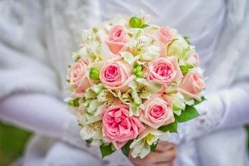 Правила по выбору нежно-розового букета невесты