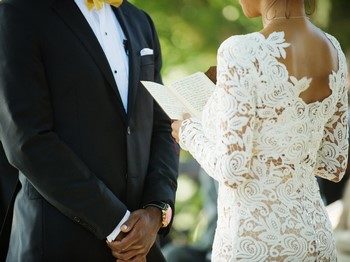 Оригинальные слова для выкупа: подборка свадебных клятв жениха и невесты