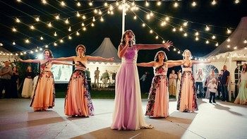 Танец невесты и подружек на свадьбе – неожиданный сюрприз для жениха