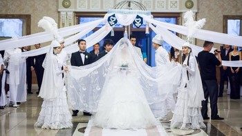 Как грамотно выбрать поздравление на свадьбу на казахском языке