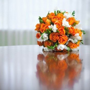 Оранжевый букет невесты – как лучше преподнести оранжевые цветы