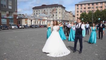 Флэшмоб на свадьбу – как поднять гостей и заставить их танцевать